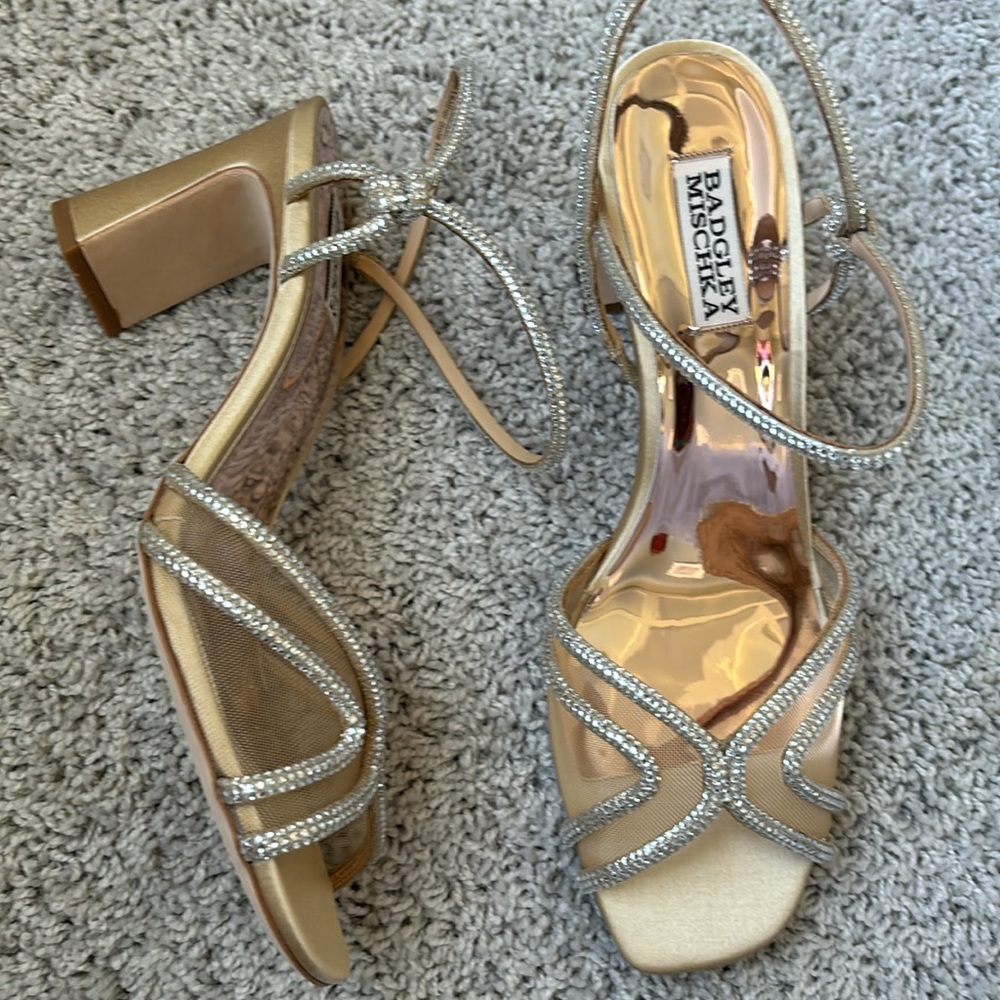 NWT BADGLEY MISCHKA
Hey Block Heel Slingback Sandals - Picture 3 of 9